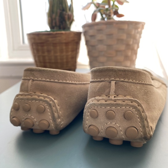 Louis Vuitton Tan Loafers with Gold Accent - Picture 6 of 7